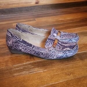 Naturalizer Snakeskin Patterned Loafers 7.5